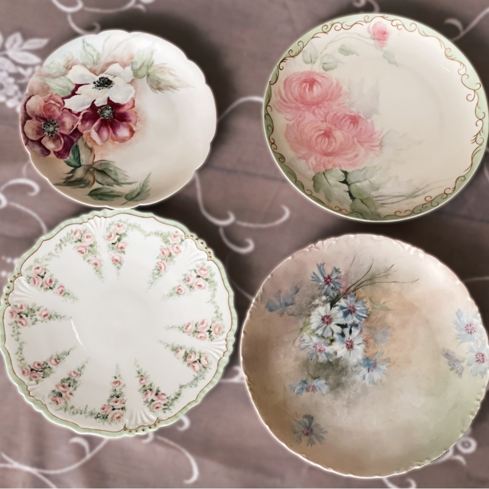 Vintage Floral Decorative Plates Set